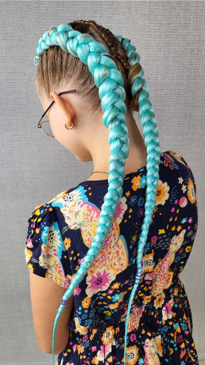Dutch Braids with an Infinity Pattern Down the Center — in use