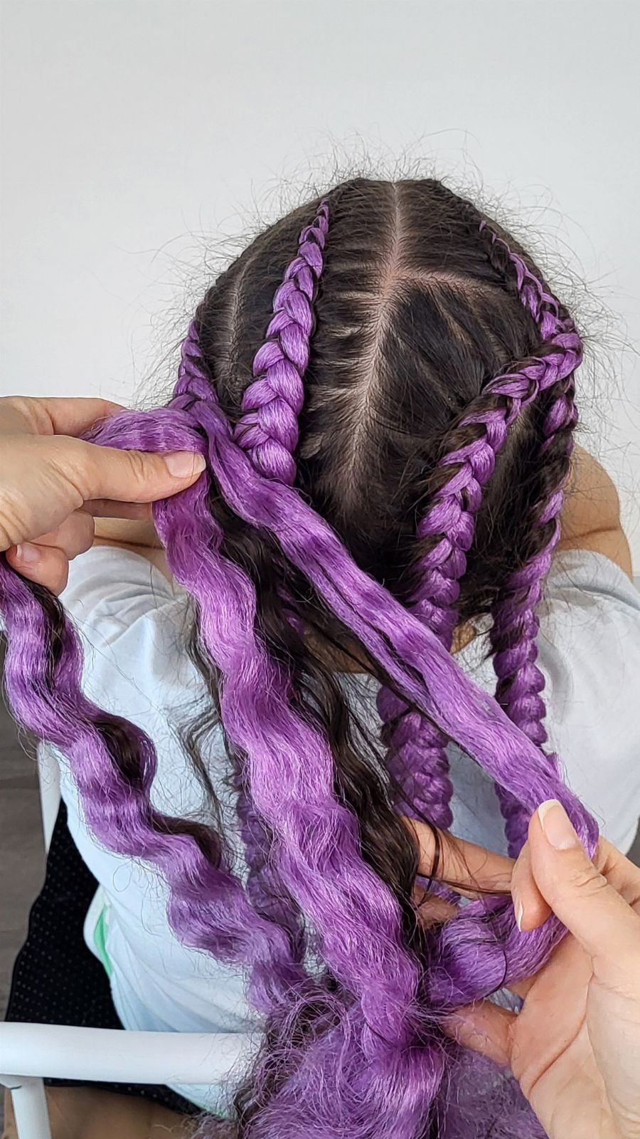 Feed-In Braids Removal Process — close-up
