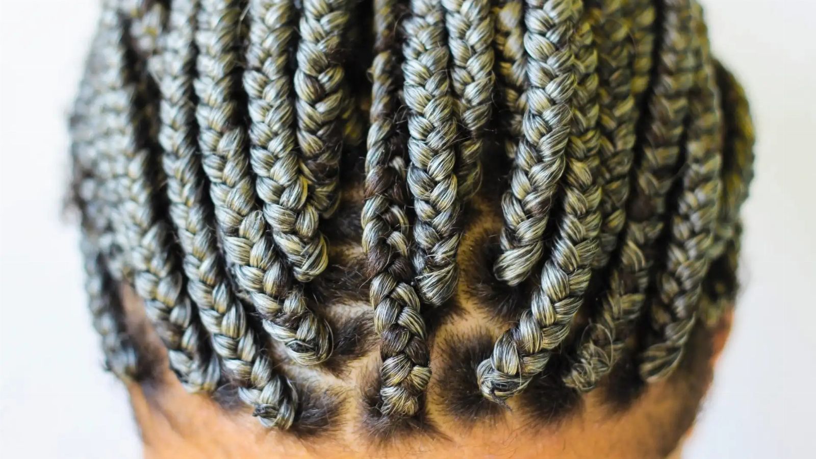 Box Braids vs. Knotless Braids: What Braiders Should Explain to Clients